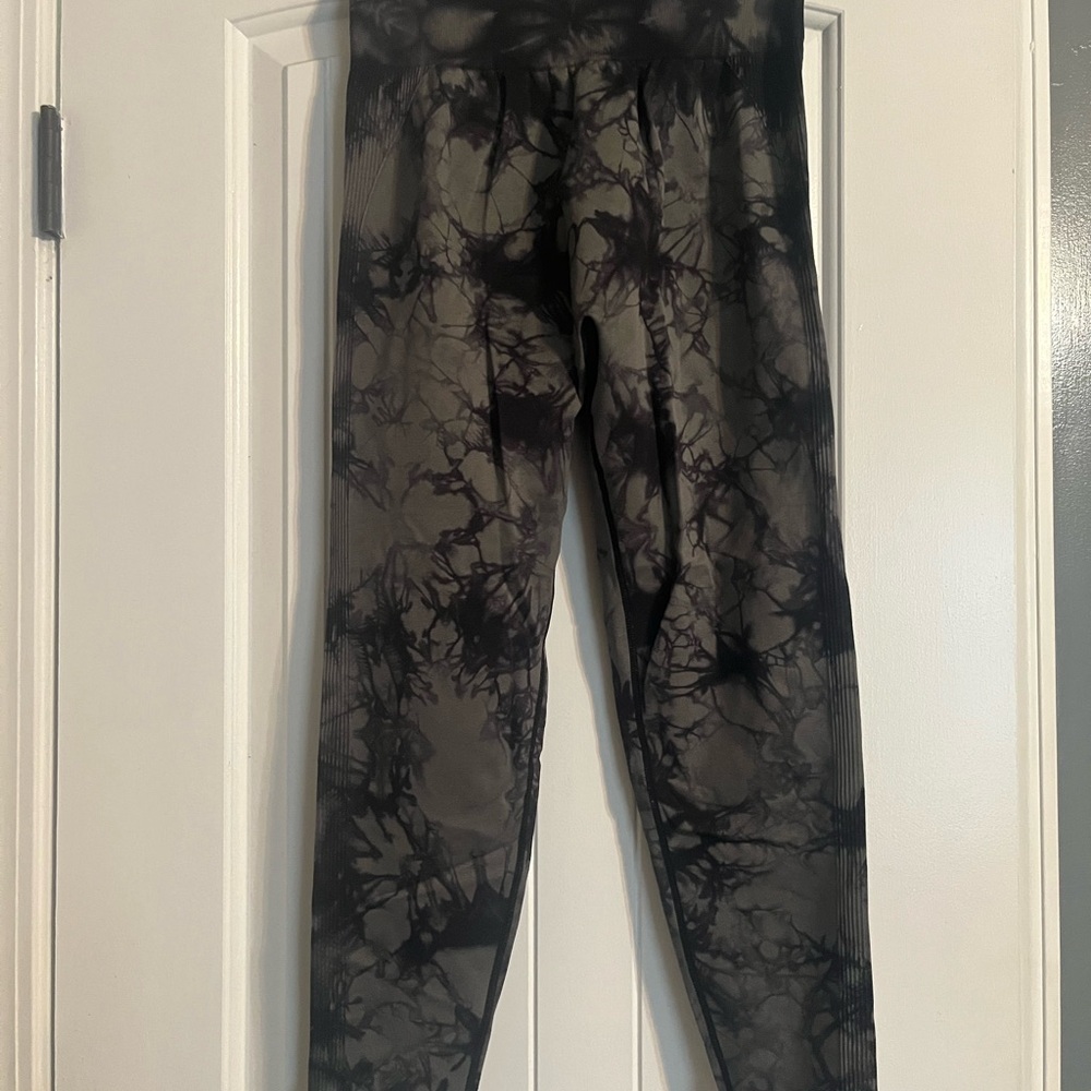 Black and Gray Tie-Dye Leggings